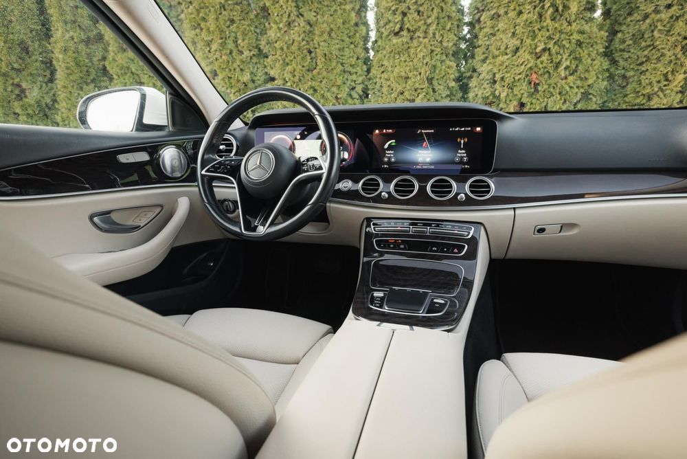 Mercedes-Benz Klasa E - 22