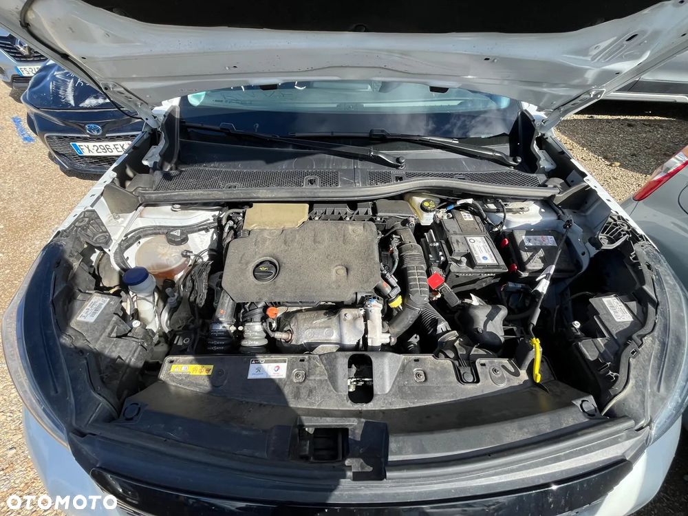 Peugeot 2008 - 11