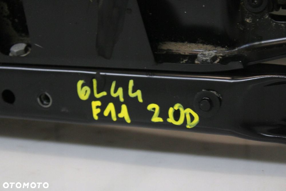 BMW 5 F10 F11 2009R- PAS PRZÓD PRZEDNI ŻALUZJA ROLETA BELKA - 10