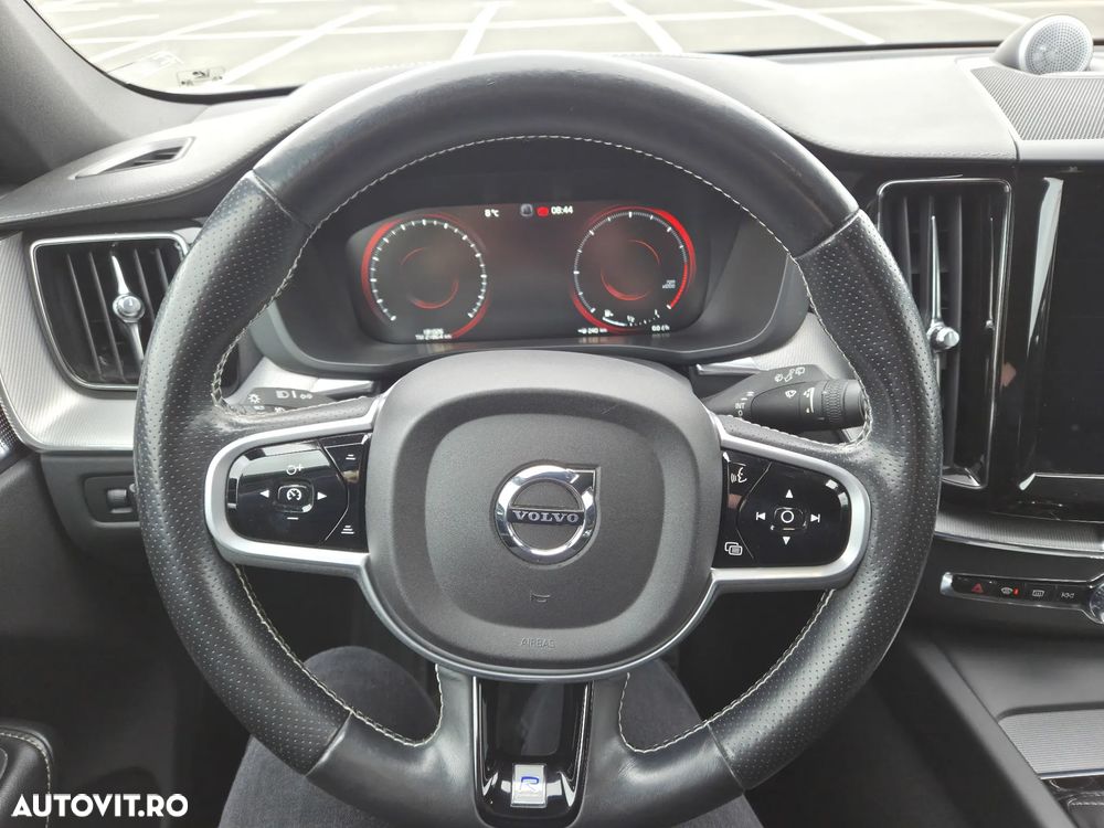 Volvo XC 60 D4 AWD Geartronic RDesign - 12