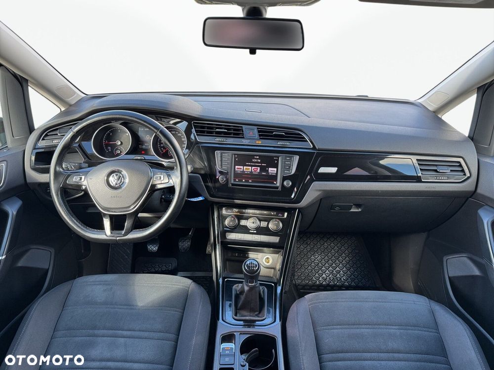 Volkswagen Touran 2.0 TDI BMT Highline - 11