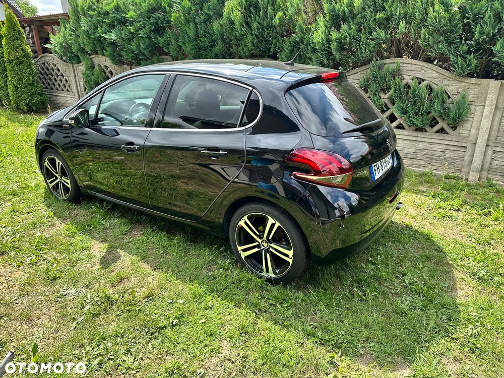 Peugeot 208 - 3