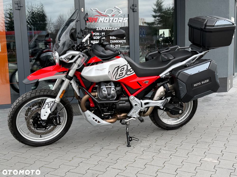 Moto Guzzi V85 - 25