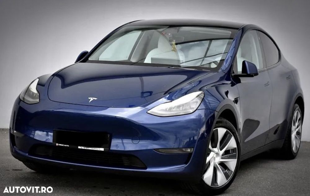 Tesla Model Y - 1