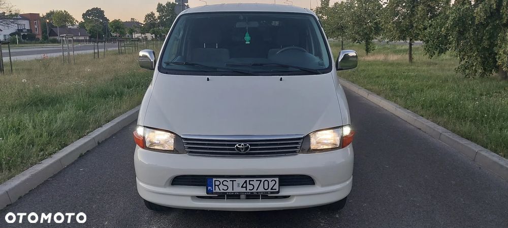 Toyota Hiace GL - 13
