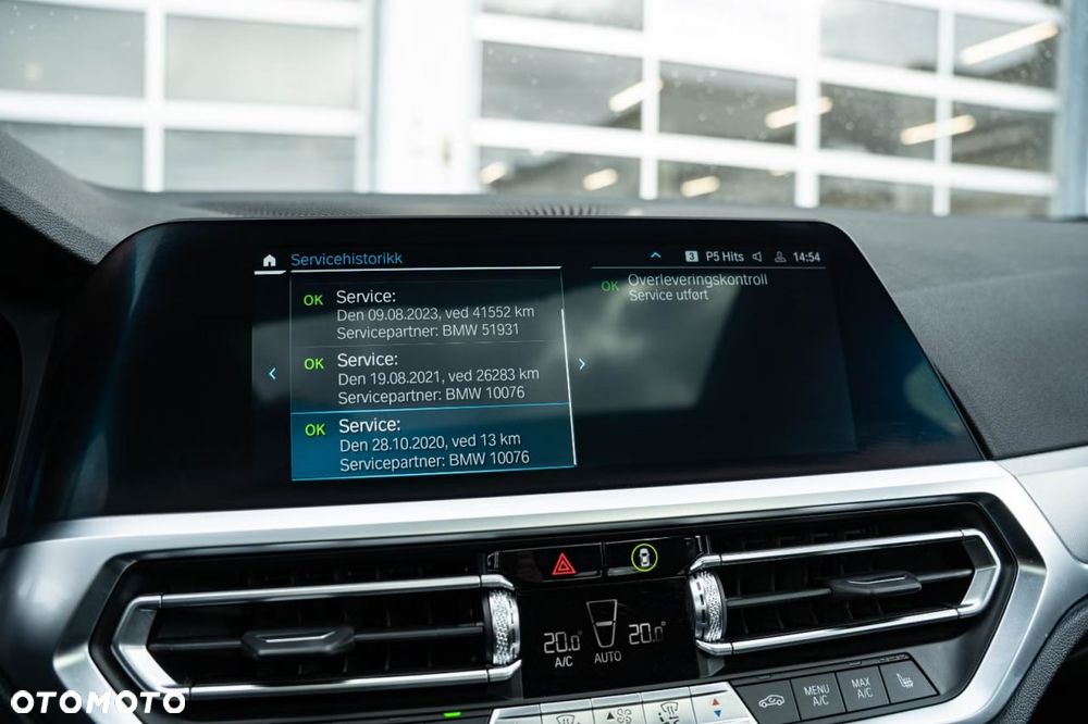 BMW Seria 3 330e xDrive - 21