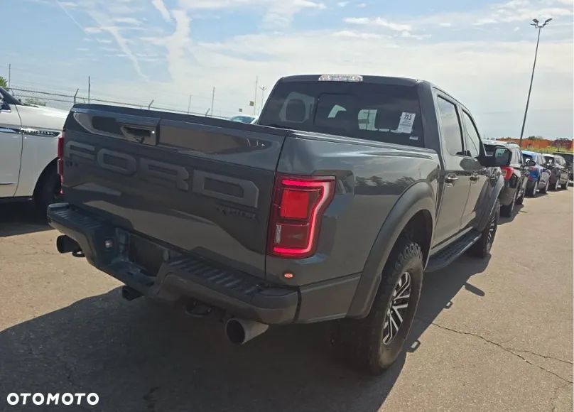 Ford F150 - 4