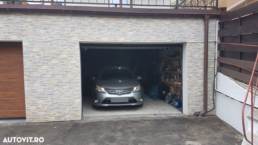 Toyota Avensis 2.0 D-4D Elegance - 18