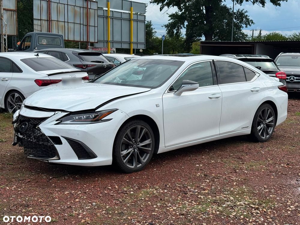 Lexus ES 300h F Sport Edition - 3