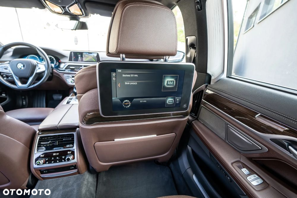BMW Seria 7 750Li xDrive - 20