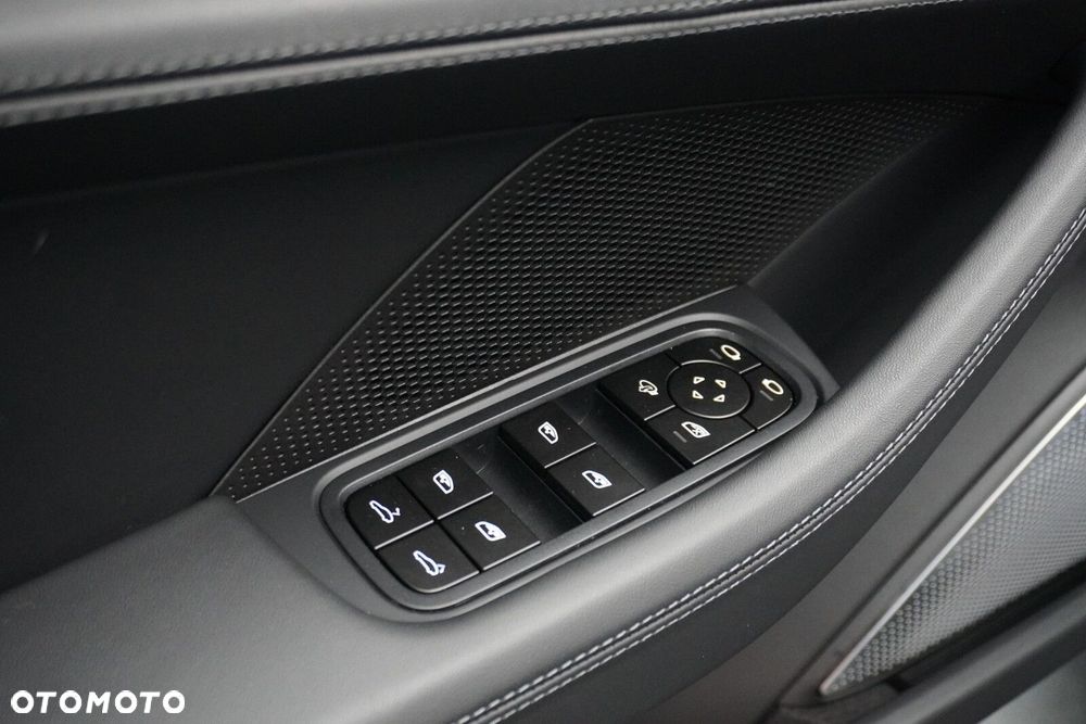 Porsche Panamera GTS - 18