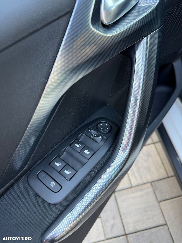 Peugeot 2008 PureTech 130 GPF Stop&Start Allure - 8