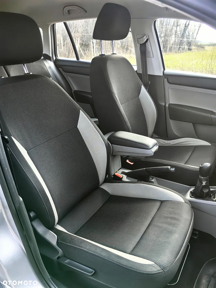 Skoda RAPID Spb 1.2 TSI Style Plus - 12