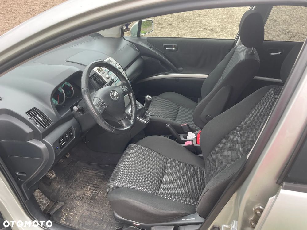 Toyota Corolla Verso - 9