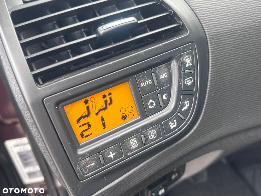 Citroën C4 Picasso 1.8 16V Advance - 28