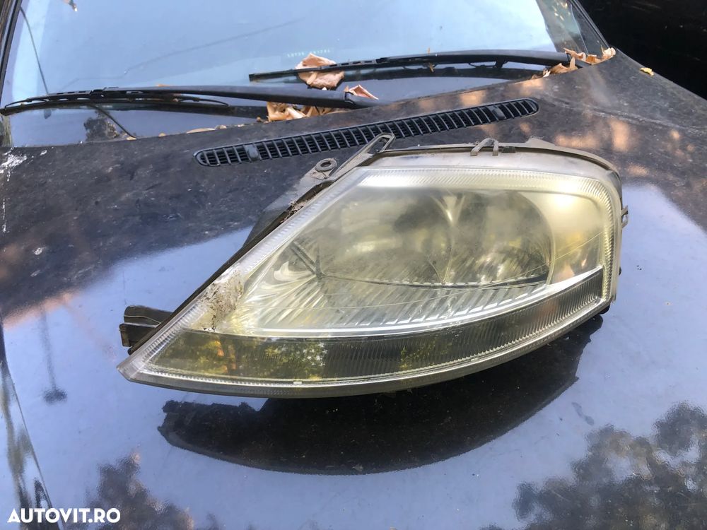 Far stanga Citroen C3 2006