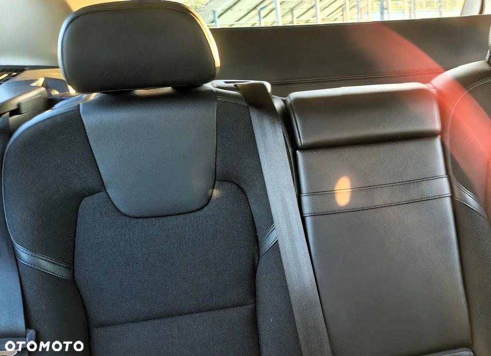 Volvo XC 60 B4 D AWD Momentum Pro - 13