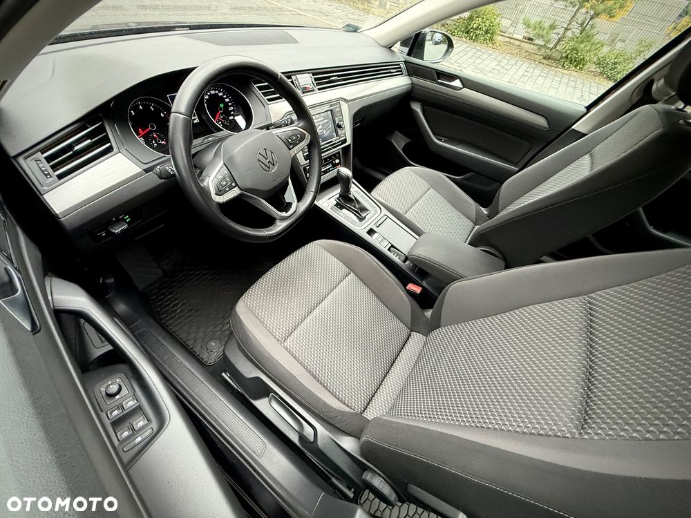 Volkswagen Passat - 8