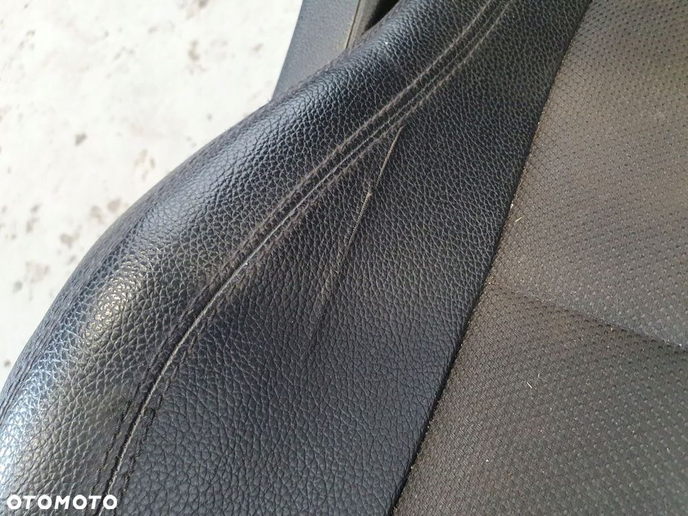 Mercedes-Benz E-Klasa Coupe W207 2007-2017 Fotele kanapa boczki półskóra - 4