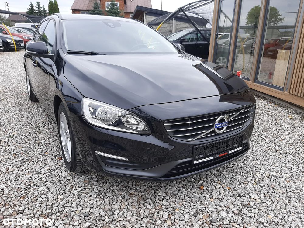 Volvo V60 D2 Momentum - 1