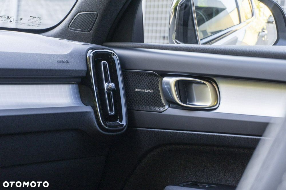 Volvo XC 40 - 24
