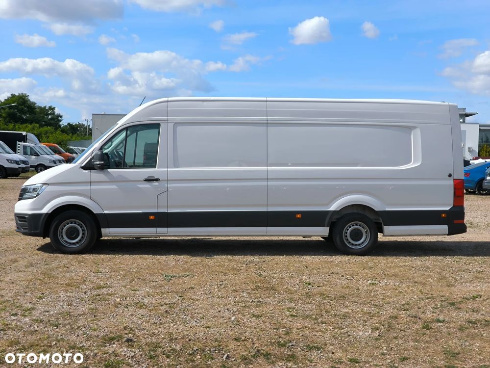 Volkswagen Crafter 35 Furgon z wysokim dachem / silnik: 2,0 l / 103 kW (140 KM) / skrzynia biegów: manualna 6-biegowa / rozstaw osi: 4490 mm / przedni napęd - 4