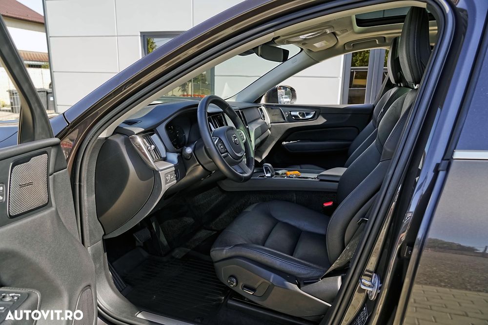 Volvo XC 60 T6 AWD Recharge Geartronic Inscription - 11