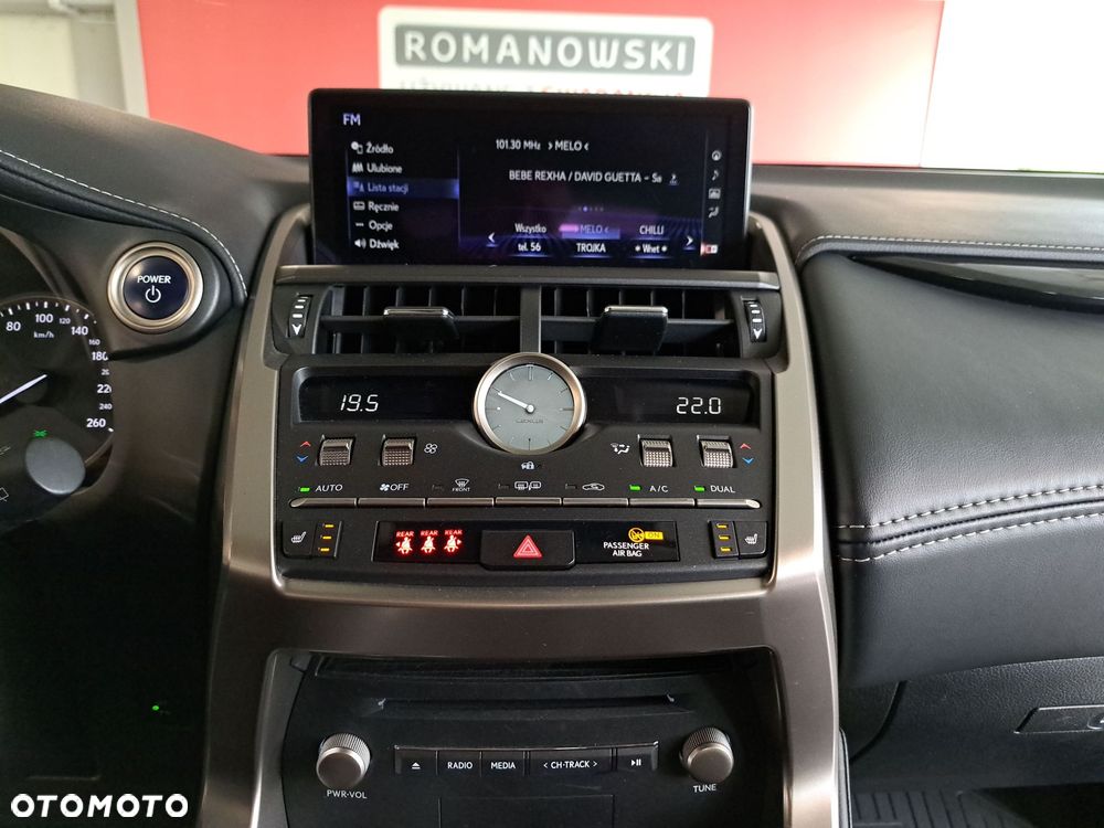 Lexus NX 300h Business Edition AWD - 21