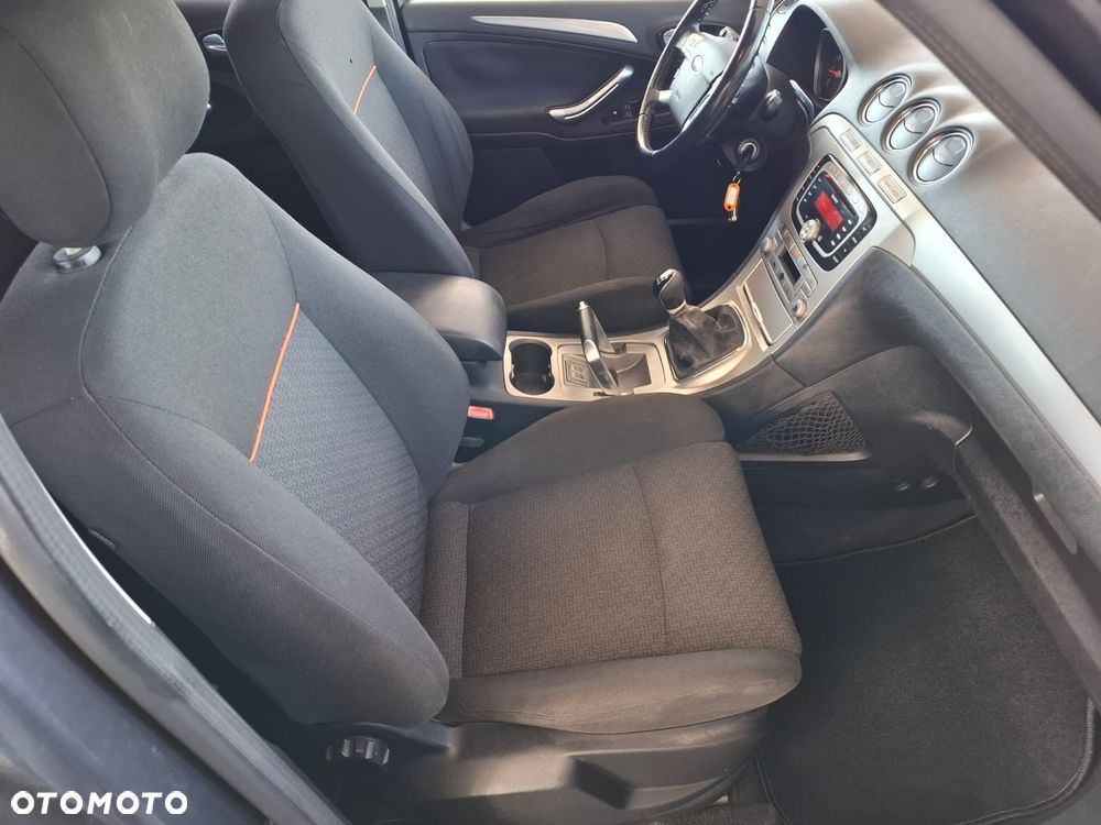 Ford S-Max 2.0 Titanium - 37
