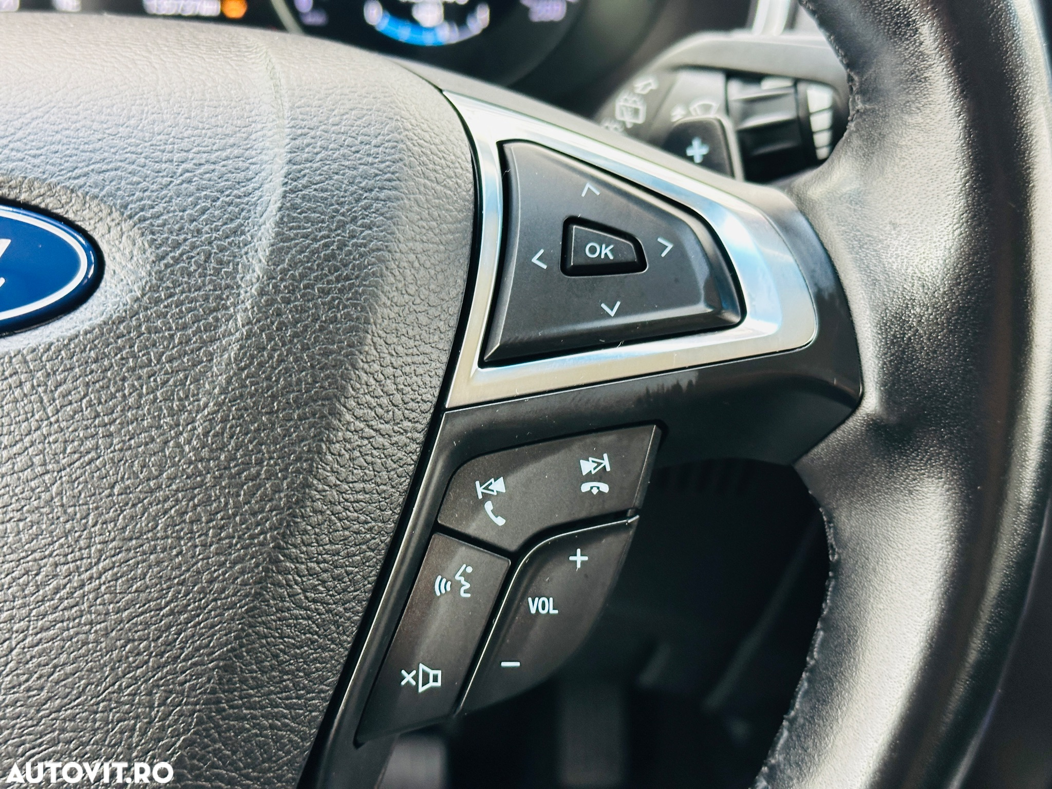 Ford Edge - 32