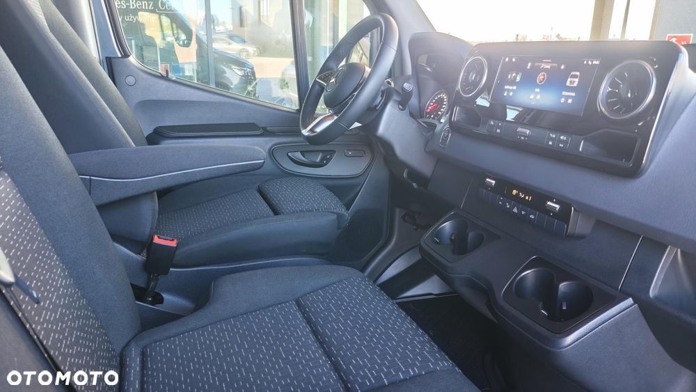 Mercedes-Benz Sprinter - 10