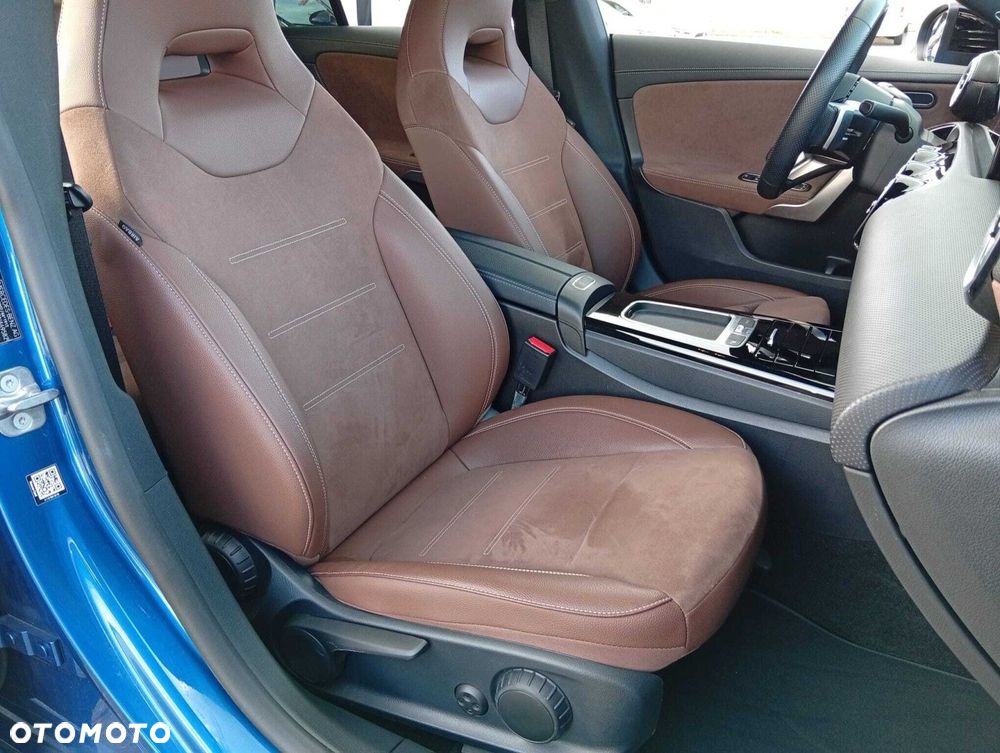 Mercedes-Benz CLA 220 mHEV 4-Matic AMG Line 8G-DCT - 27