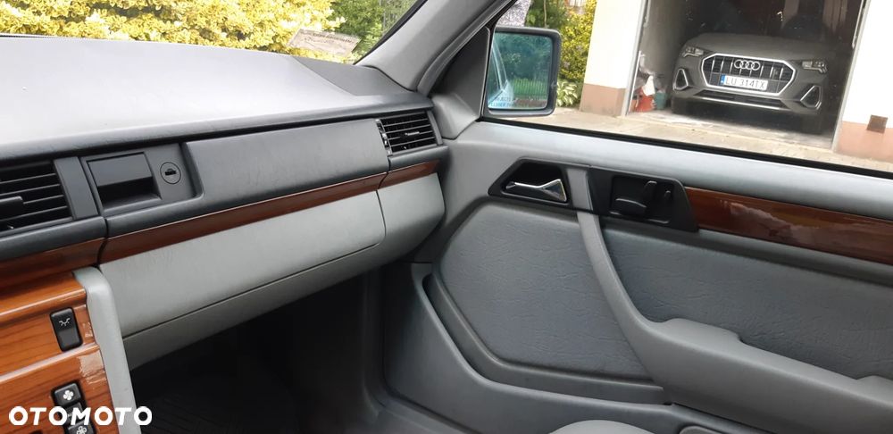 Mercedes-Benz W124 (1984-1993) - 13