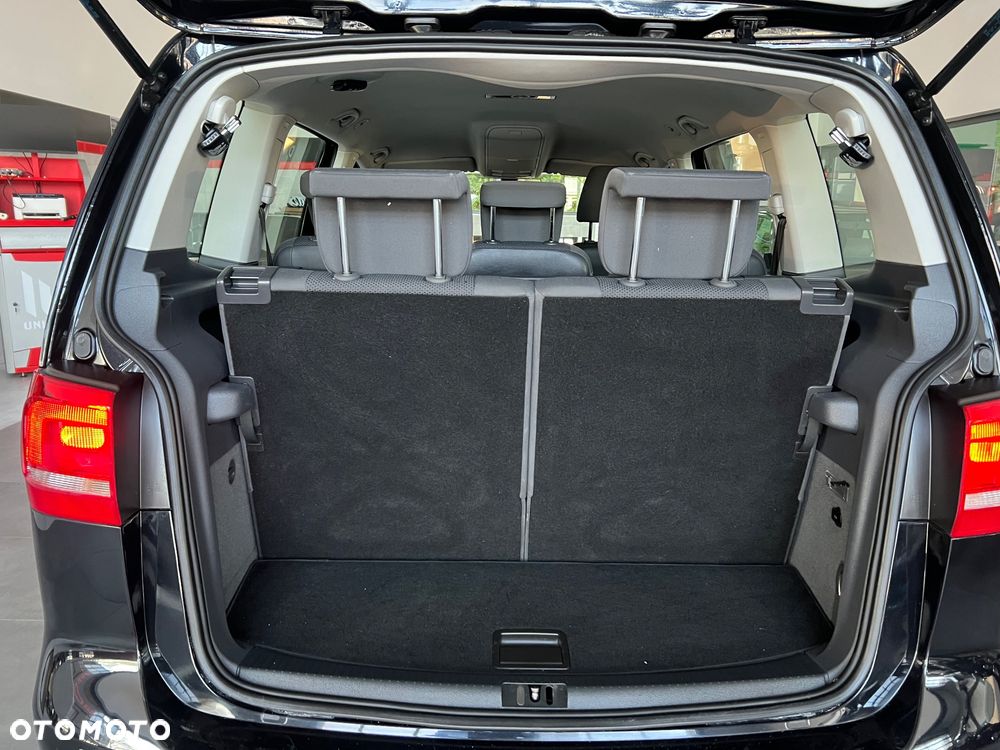 Volkswagen Touran 1.6 TDI DPF BlueMotion Technology Comfortline - 24