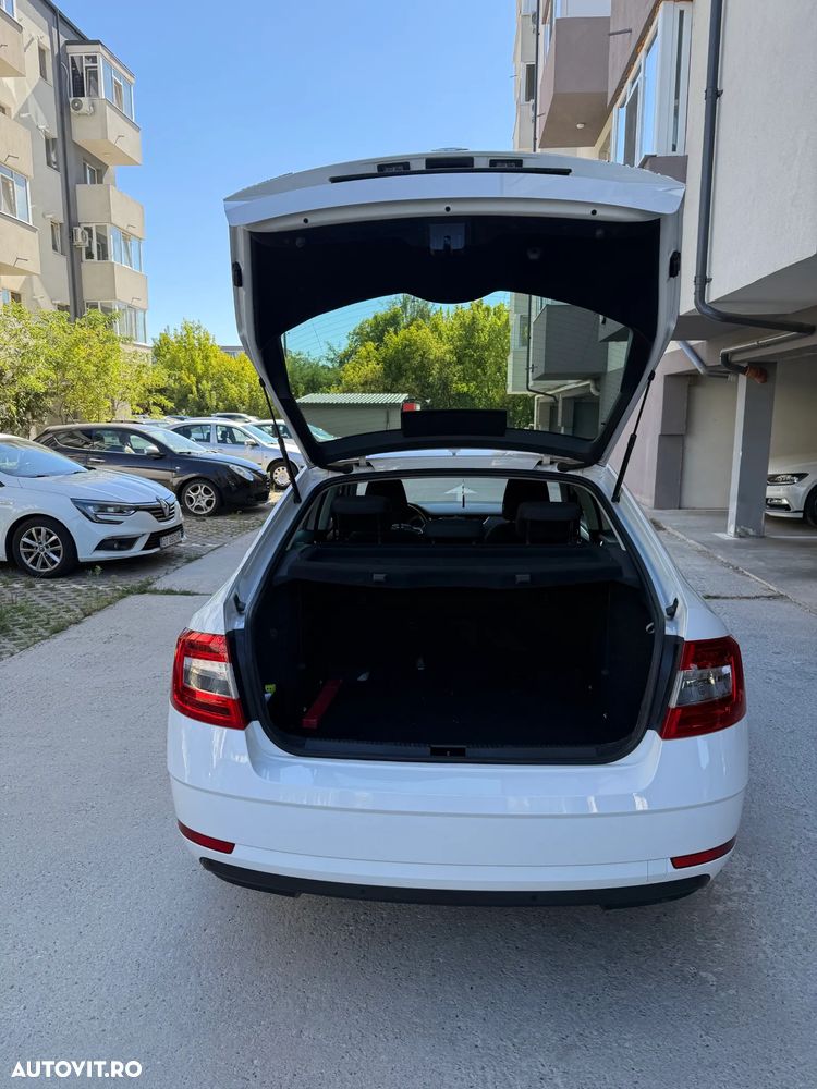 Skoda Octavia 1.6 TDI DSG Ambition - 3