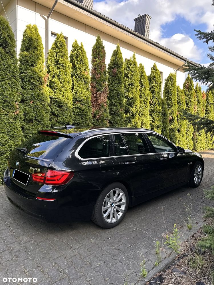 BMW Seria 5 525d xDrive Sport-Aut - 4