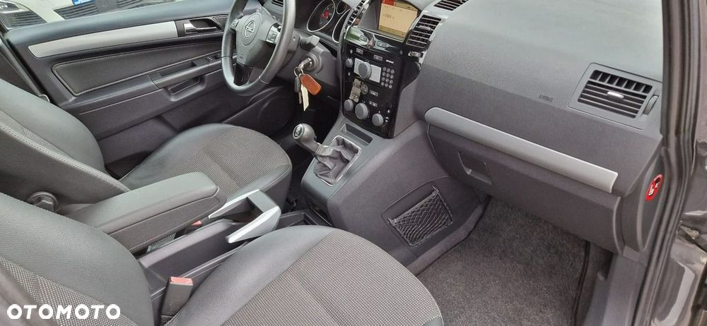 Opel Zafira - 28
