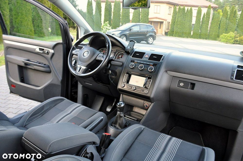 Volkswagen Touran - 26