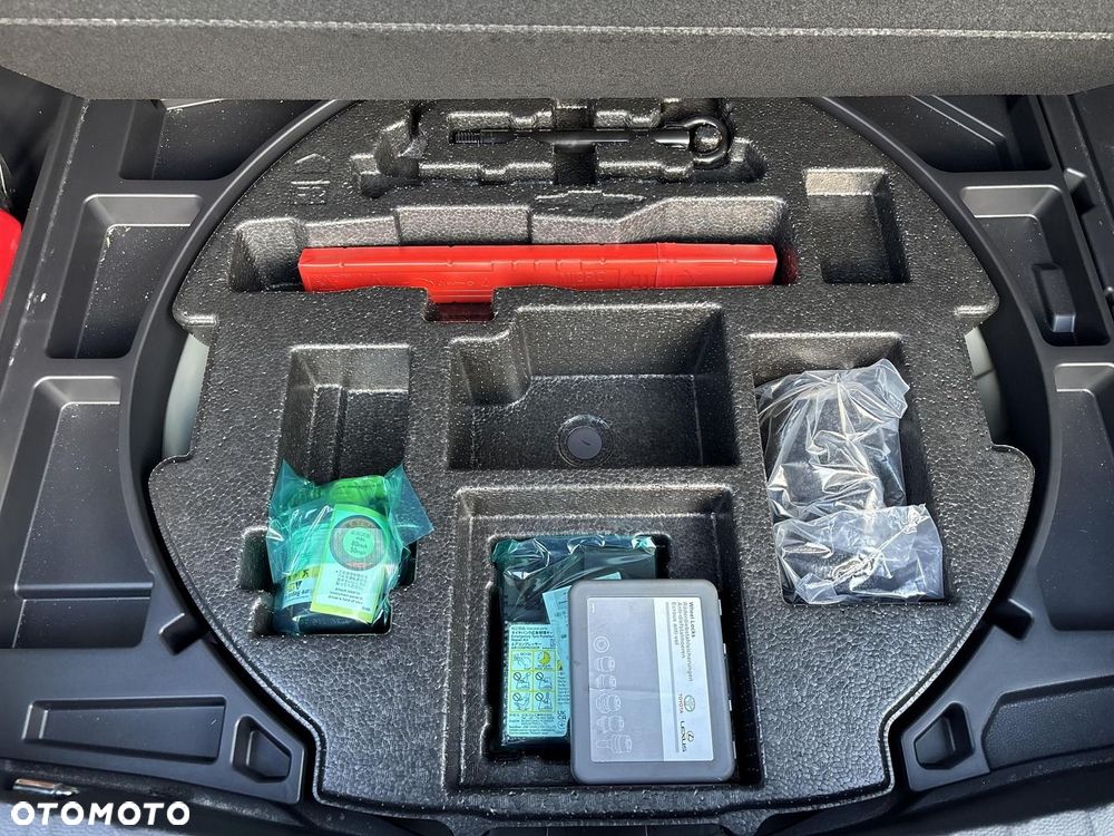 Toyota Corolla Cross - 16