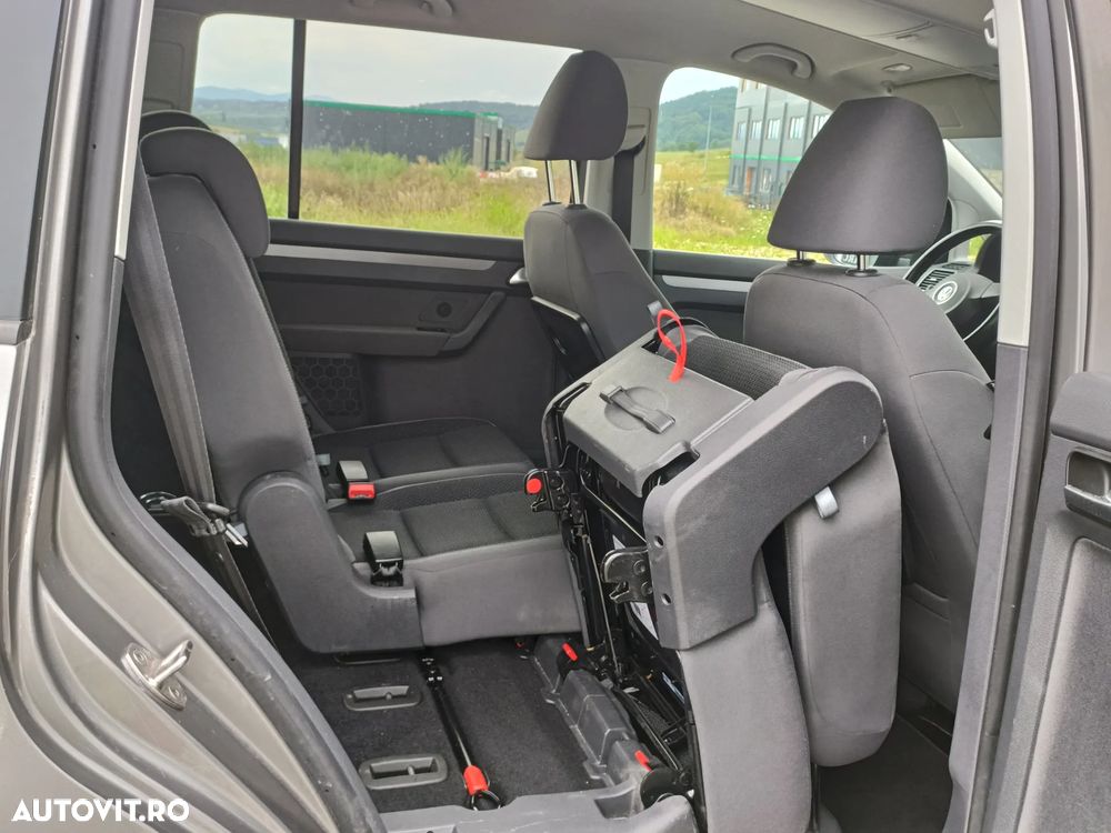 Volkswagen Touran 1.6 TDI DPF BlueMotion Technology Comfortline - 11