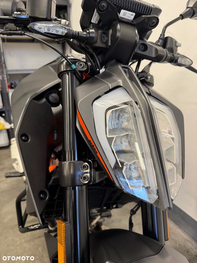KTM Duke 125 - 32