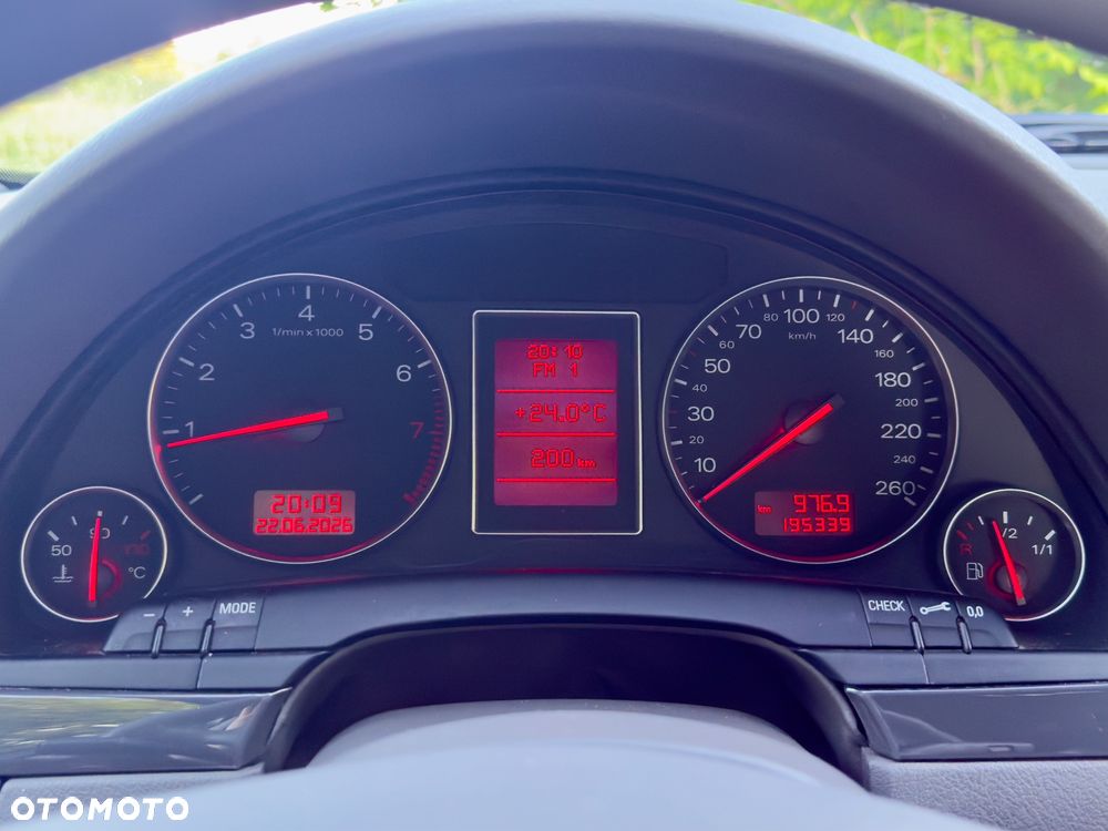 Audi A4 Limousine 1.8T Quattro - 24