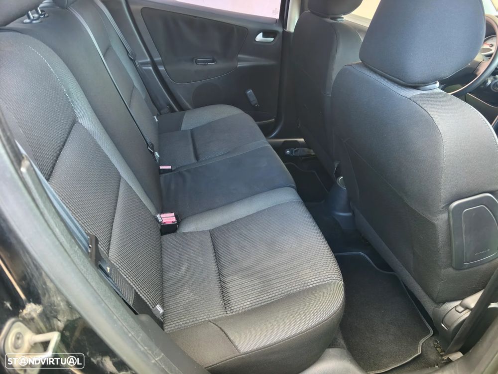 Peugeot 207 1.4 HDi Premium - 23