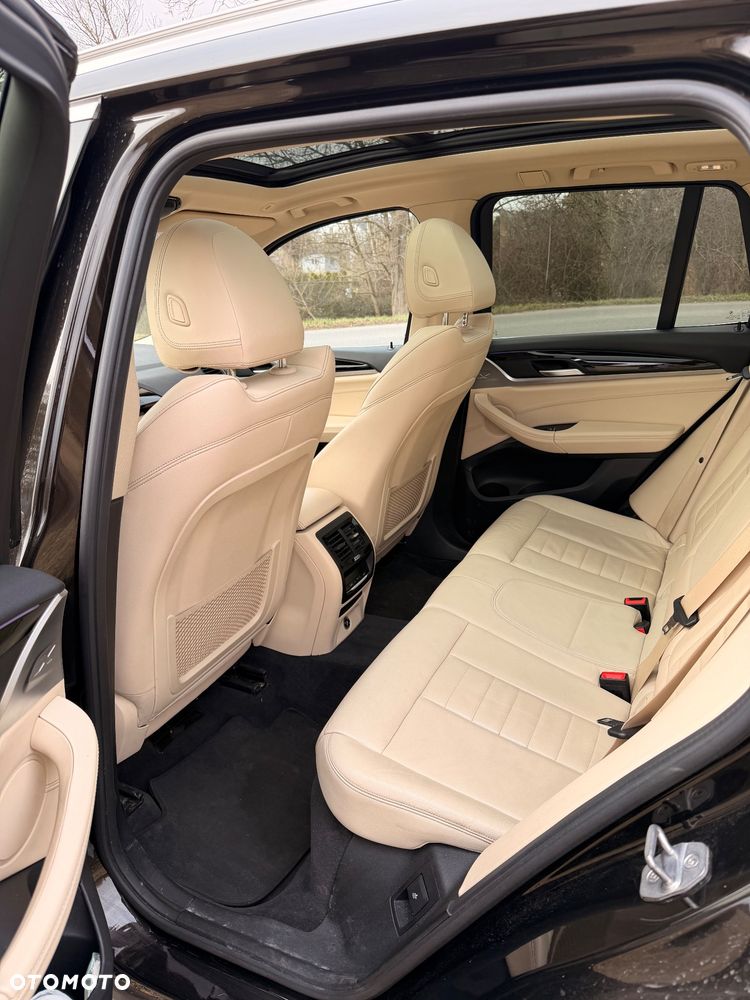 BMW X3 xDrive20d - 13