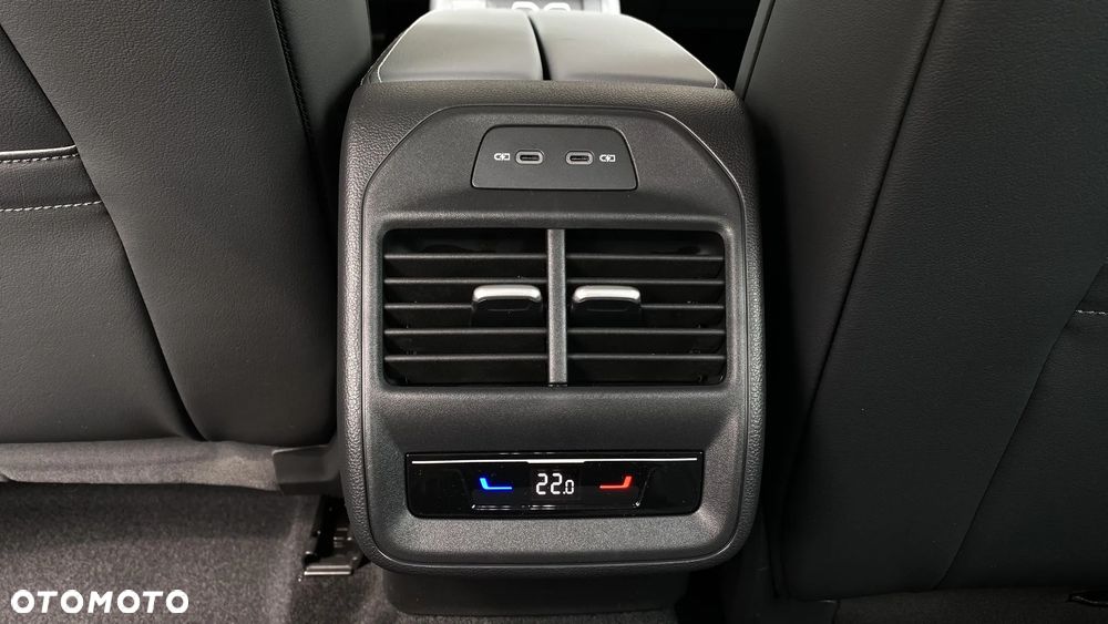 Volkswagen Passat Variant 2.0 TDI SCR Business Plus DSG - 18