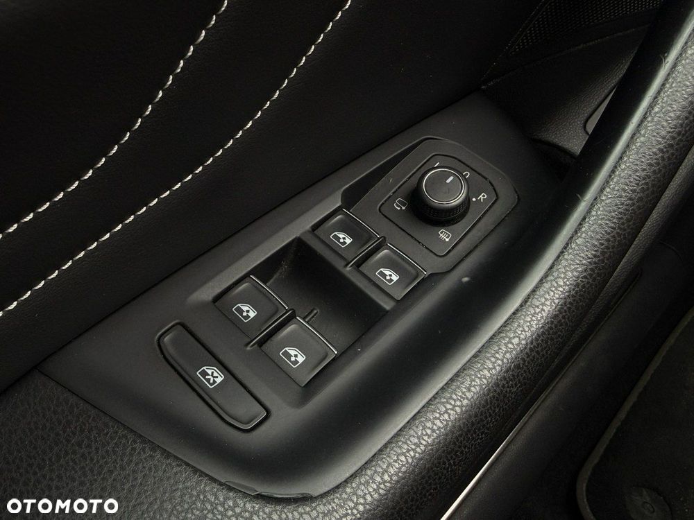 Volkswagen Passat 2.0 TSI Elegance DSG - 34
