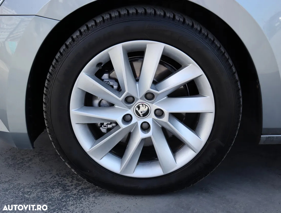 Skoda Superb 2.0 TDI DSG Ambition - 2