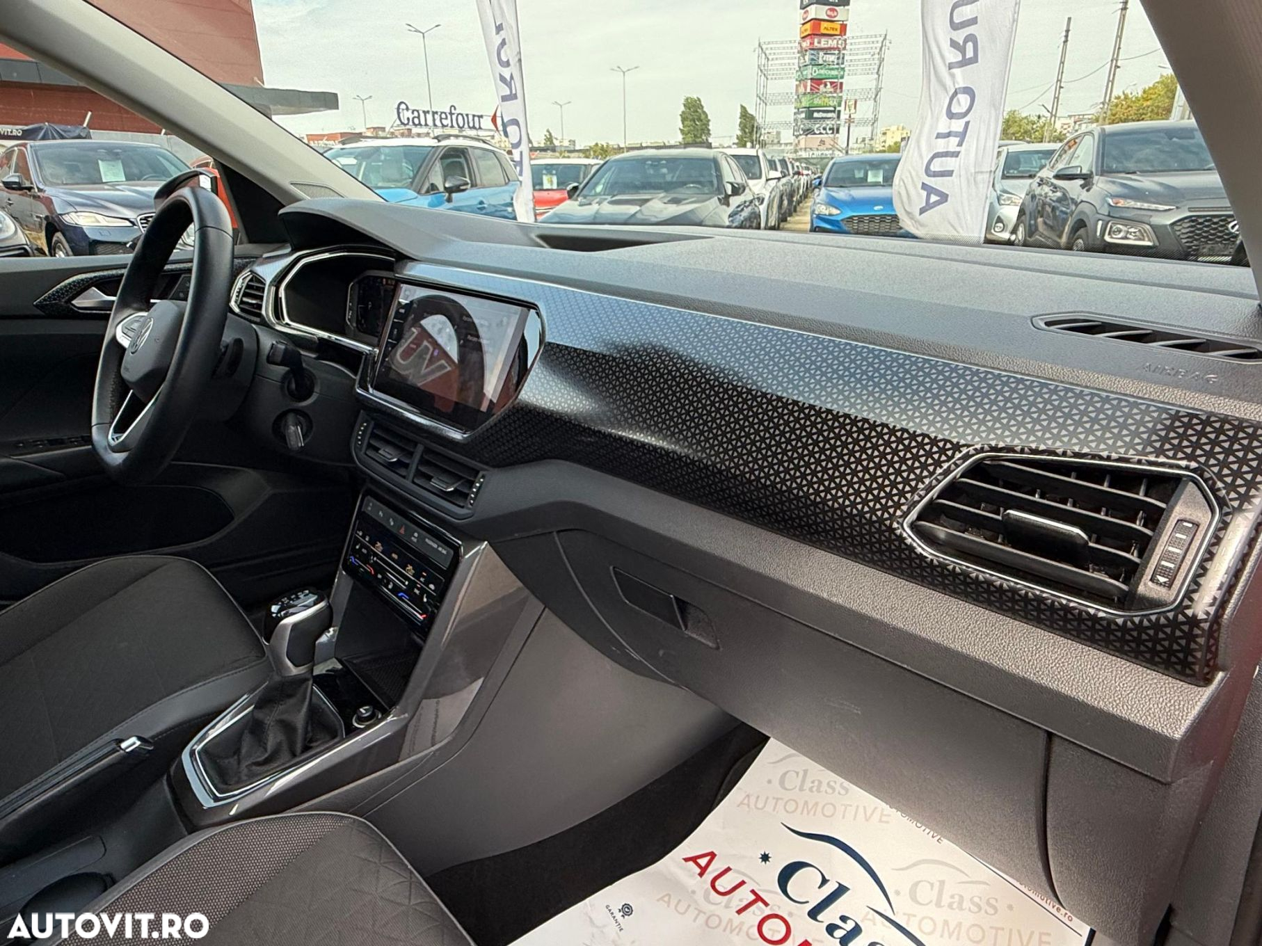 Volkswagen T-Cross - 13