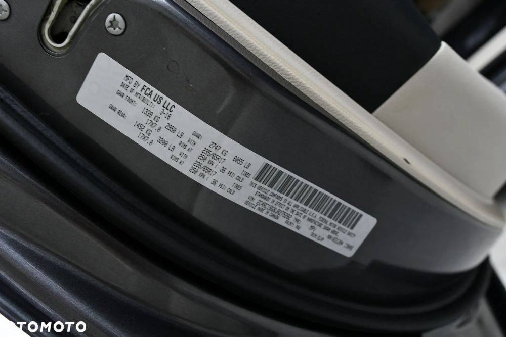 Chrysler Pacifica - 26