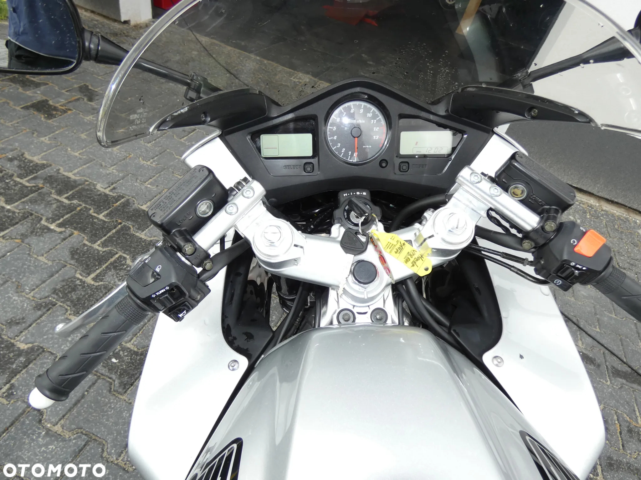 Honda VFR - 16
